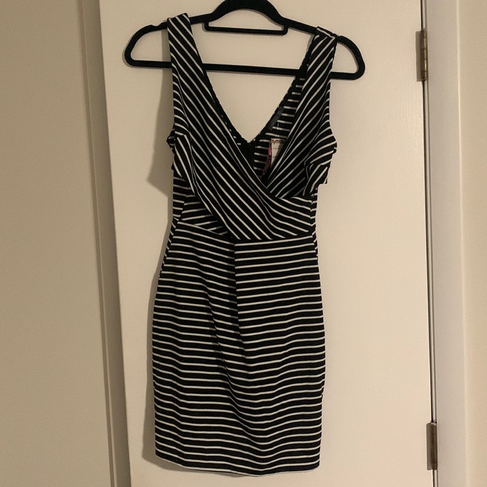 Cut out cross cross dress.